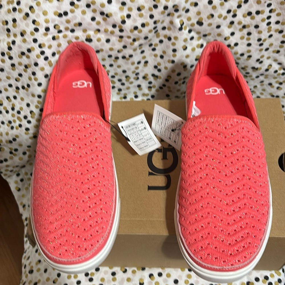 Kids size 5 Caplan slip ons. hot pink with glitter in them